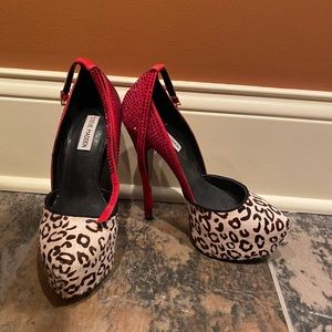 Steve Madden cowhide, red rhinestone platform- size 8.5. New